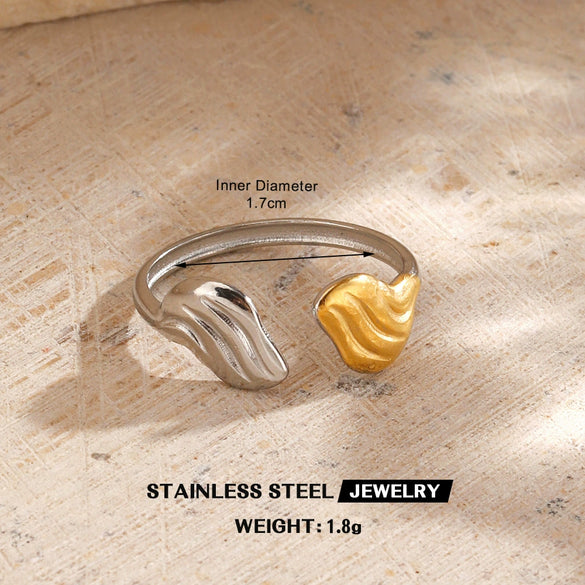 Wholesale Stainless Steel Women's Geometric Love Wings Ring With Electroplating And Hip Hop Style