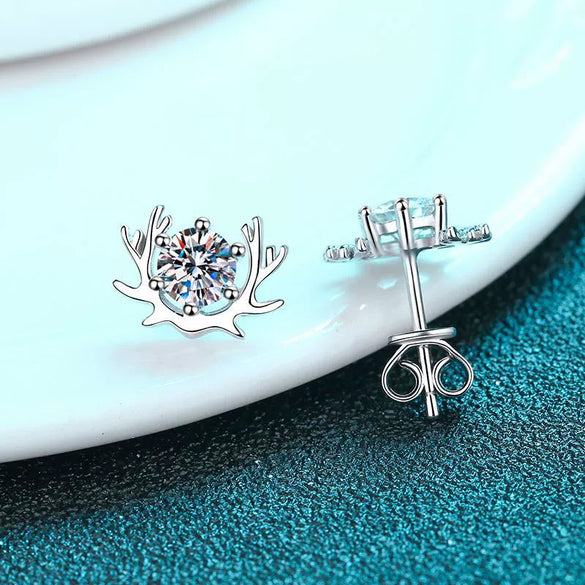 Wholesale 925 Sterling Silver Claw Set Moissanite Earrings With Animal Zodiac Pattern And Electroplating Treatment