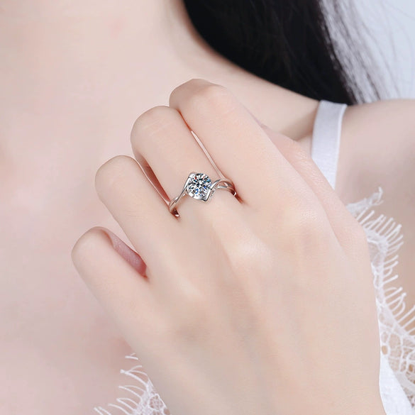 Wholesale 925 Sterling Silver Female Ring With Heart Shape Angel Kiss Design And Plating Process