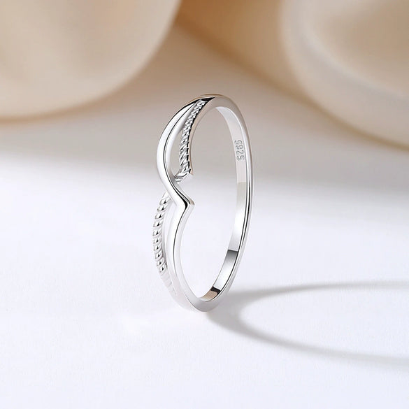 Wholesale 925 Sterling Silver Geometric Minimalist Fashion Women's Ring Electroplated