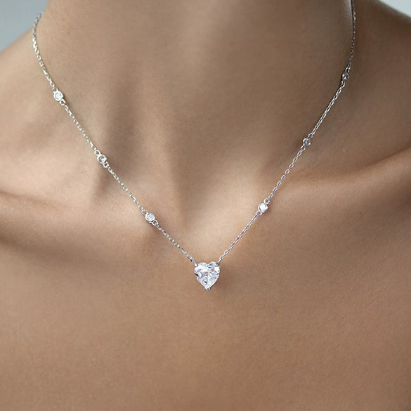Wholesale 925 Sterling Silver Heart Necklace Inlaid With Ice Flower Cut High Carbon Diamond Seiko Cross Chain For Women