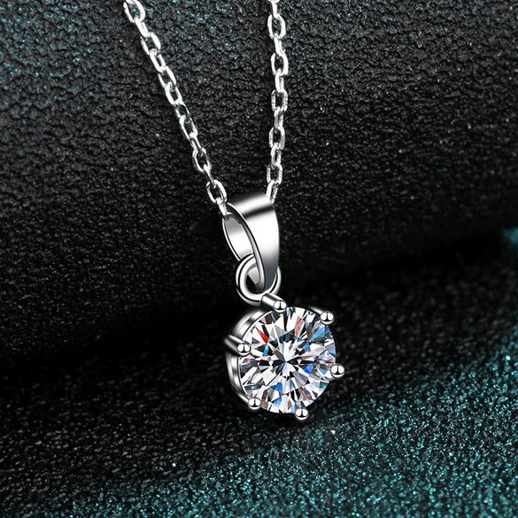Wholesale 925 Sterling Silver Necklace With Plants Flowers Style And Six Claw Moissanite Pendant