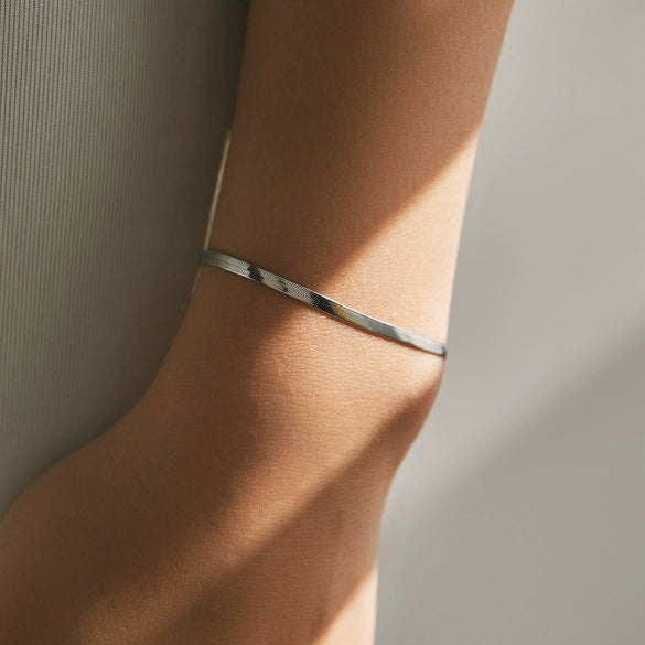 Wholesale 925 Sterling Silver Simple Style Snake Bone Chain Blade Chain Bracelet For Women With Electroplating