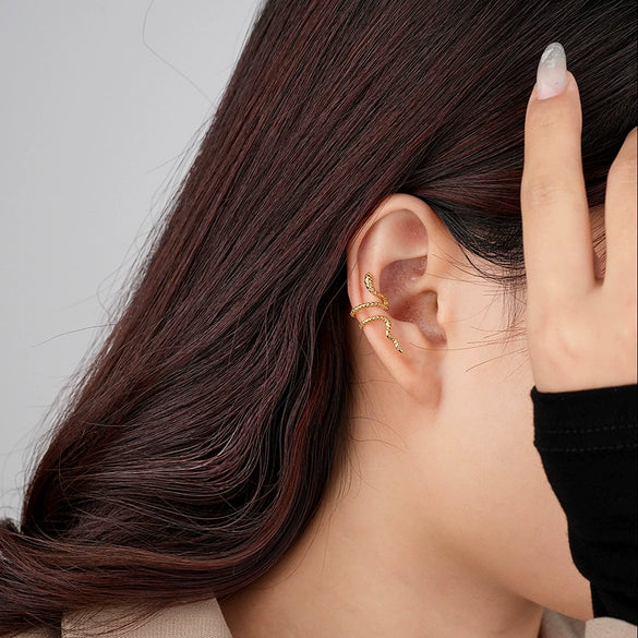 Wholesale 925 Sterling Silver Snakeshaped Ear Clips With Animal Pattern And Electroplating For Women Retro Style