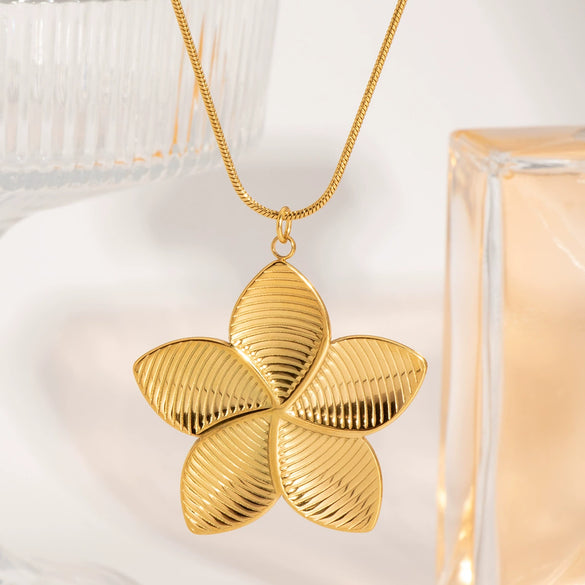 Wholesale Striped Flower Stainless Steel Jewelry Set With Pearl Ring Earrings And Necklace Pvd Furnace Vacuum Real Gold Plated