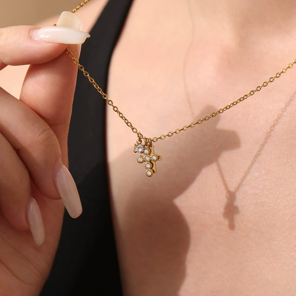 Wholesale Stylish Cross Clavicle Necklace For Women Stainless Steel With 18K Gold Multi Layer Color Preserving Electroplating Geometric Pattern