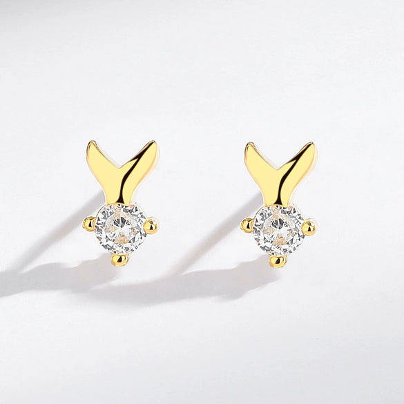 Wholesale Sweet Fishtail 925 Silver Diamond Earrings For Women With Electroplating