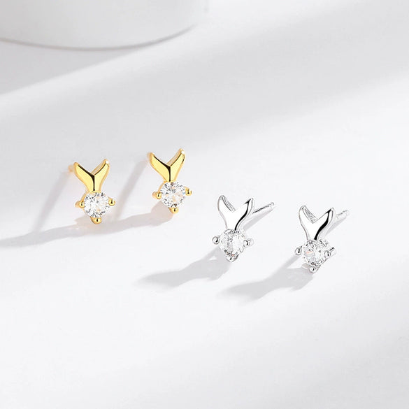 Wholesale Sweet Fishtail 925 Silver Diamond Earrings For Women With Electroplating