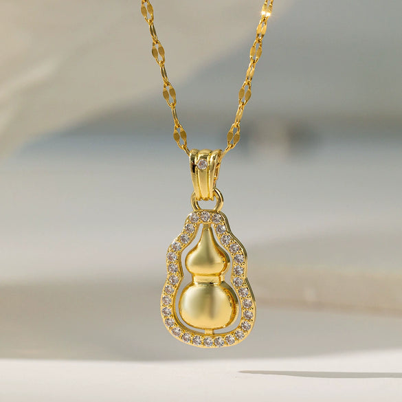 Wholesale Sweet Nature Heart Shape Titanium Steel Copper Electroplated Clavicle Chain Necklace For Women