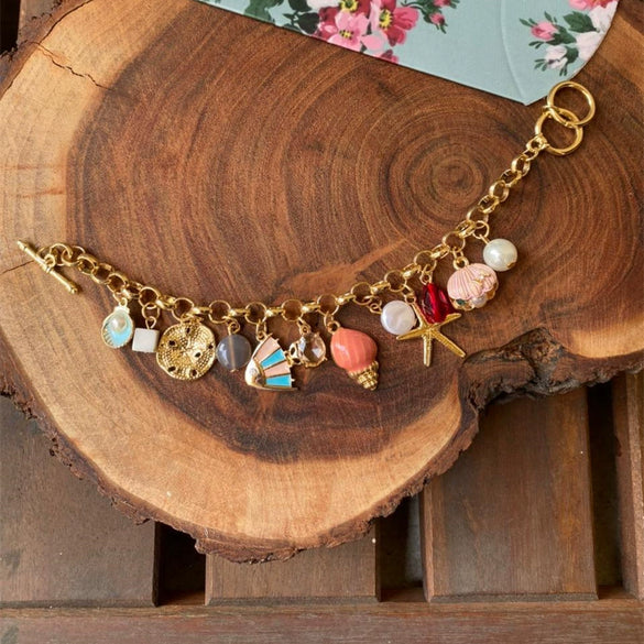 Wholesale Sweet Style Copper Jewelry With Goldplated Electroplating Star Shape Animal Zodiac Pearl Shell Seabed Biological Pendant