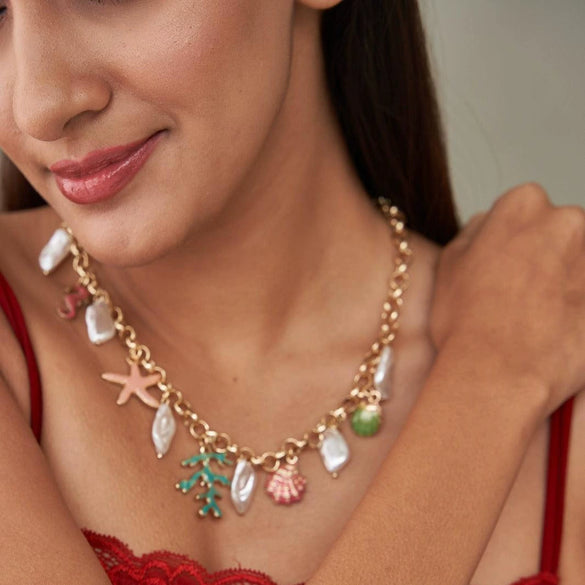 Wholesale Sweet Style Copper Jewelry With Goldplated Electroplating Star Shape Animal Zodiac Pearl Shell Seabed Biological Pendant