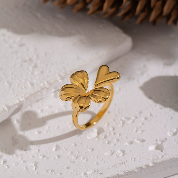 Wholesale Sweet Style Plants And Flowers Heartshaped Stainless Steel Vacuum Real Gold Plated Ring For Women
