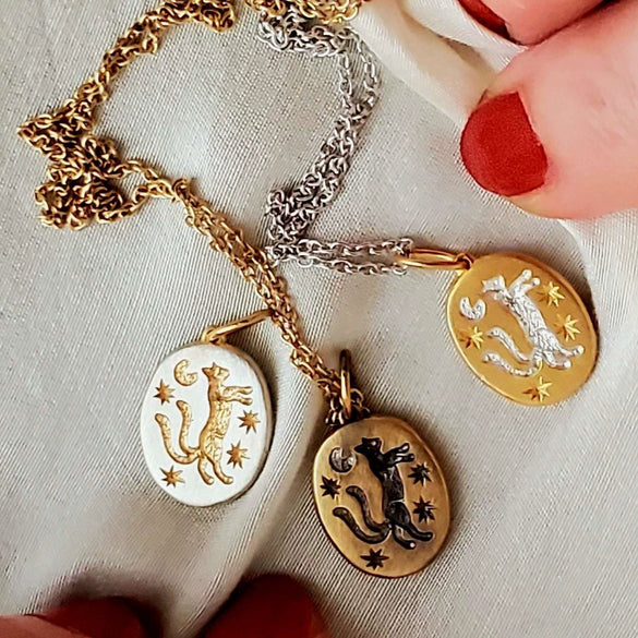 Wholesale Tarot Necklace Handmade Painted Mythical Element Oval With Moonlight Cat Two Tail Animal Zodiac Pattern Titanium Steel Electroplating