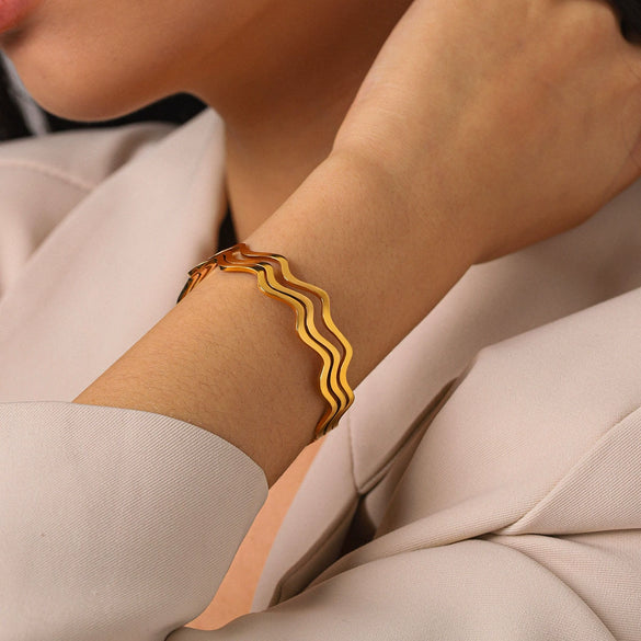 Wholesale Threelayer Wave Hollow Open Bracelet Stainless Steel Electroplated Jewelry