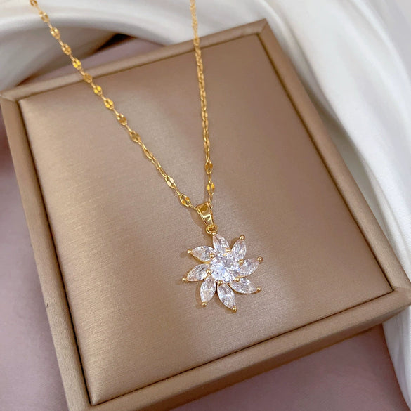 Wholesale Titanium Steel And Copper Diamondencrusted Geometric Fourleaf Flower Women's Necklace