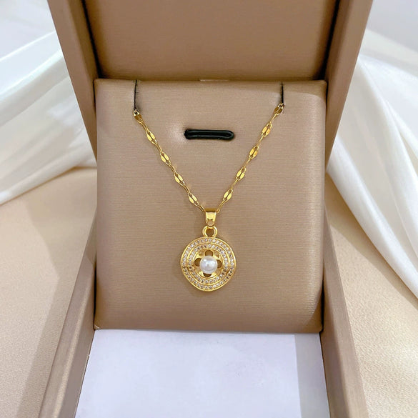 Wholesale Titanium Steel And Copper Diamondencrusted Geometric Fourleaf Flower Women's Necklace