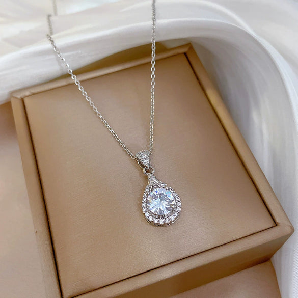 Wholesale Titanium Steel And Copper Diamondencrusted Geometric Fourleaf Flower Women's Necklace