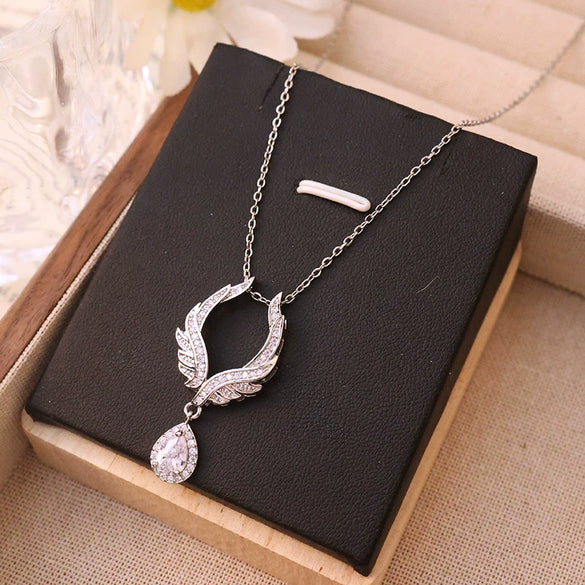 Wholesale Titanium Steel And Copper Light Luxury Geometric Water Drops Angel Tears Pendant Necklace For Women With Electroplating