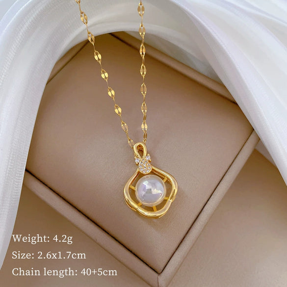 Wholesale Titanium Steel And Copper Necklace With Geometric Pattern And Diamond Inlay And Real Gold Electroplated For Women
