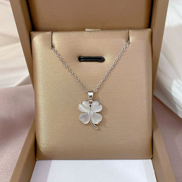 Wholesale Titanium Steel And Copper Necklace With Geometric Pattern And Diamond Microinlaid And Electroplating For Unisex