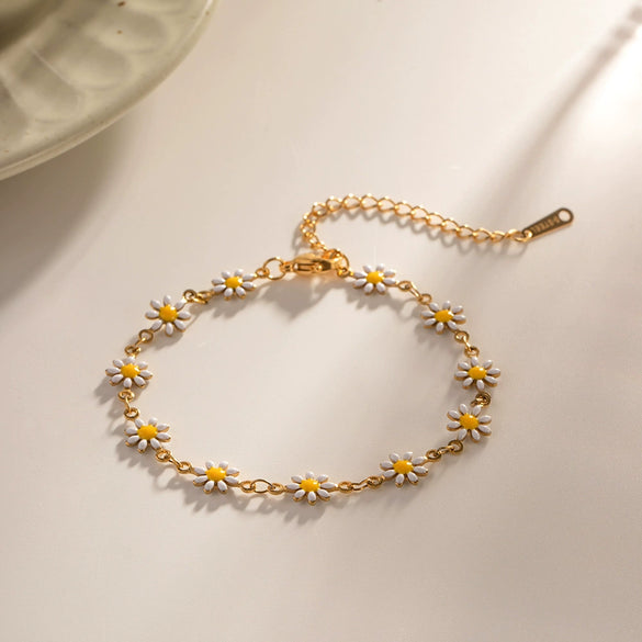 Wholesale Titanium Steel And Stainless Steel Electroplated Clavicle Chain With Geometric Pattern Bracelet And Daisy Pendant