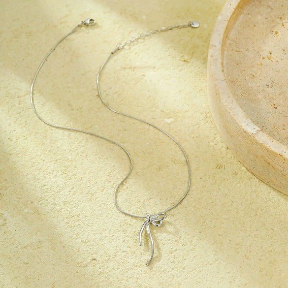 Wholesale Titanium Steel Bow Pendant Collarbone Necklace 18K Gold Plated Fashion Jewelry