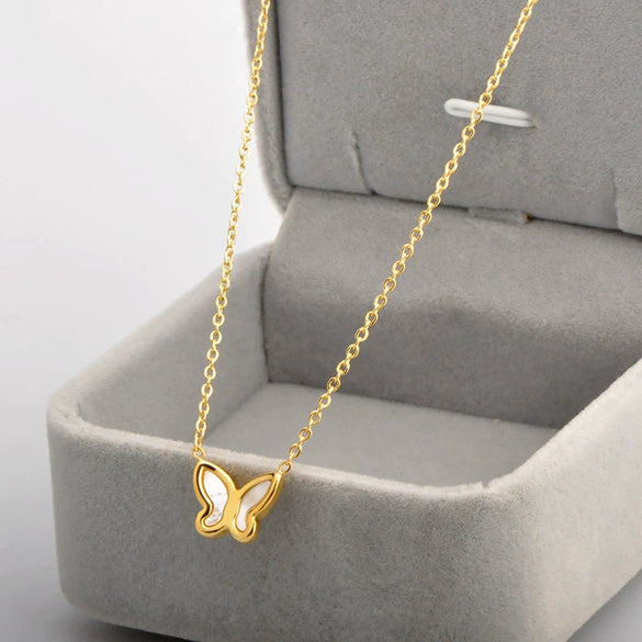 Wholesale Titanium Steel Butterfly Bow Pendant Clavicle Necklace For Female With Electroplating And Cartoon Style