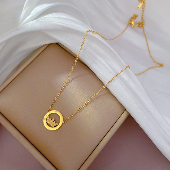 Wholesale Titanium Steel Cartoon Geometric Gold Foil Crown Necklace For Female With Electroplating
