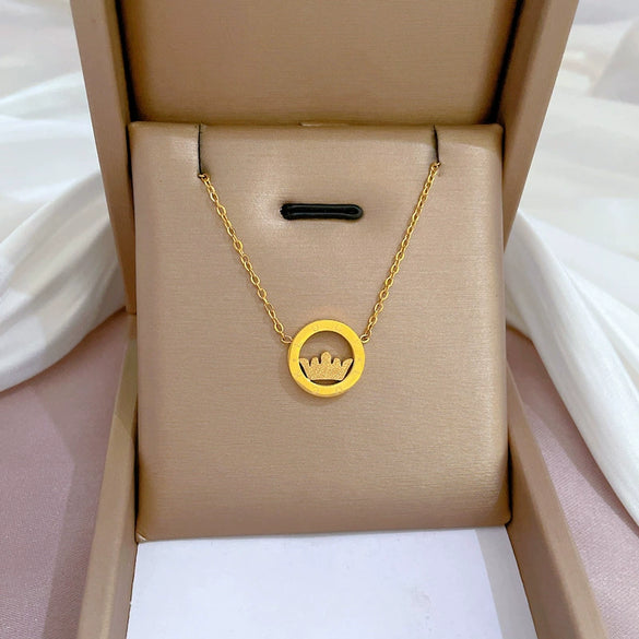 Wholesale Titanium Steel Cartoon Geometric Gold Foil Crown Necklace For Female With Electroplating