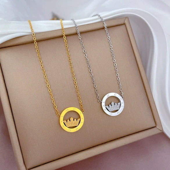 Wholesale Titanium Steel Cartoon Geometric Gold Foil Crown Necklace For Female With Electroplating