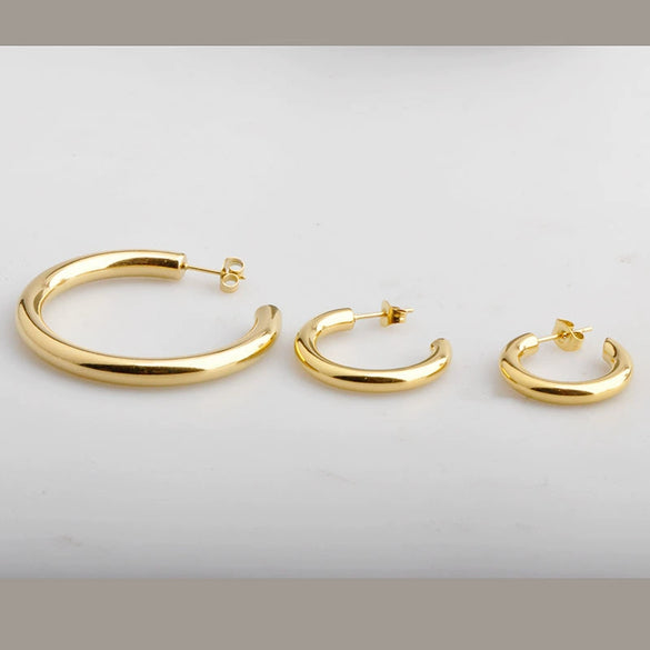 Wholesale Titanium Steel Cartoon Style Hollow Round Wire Earrings With Letters Numbers Text Pattern Vacuum Furnace Electroplated 18K Gold