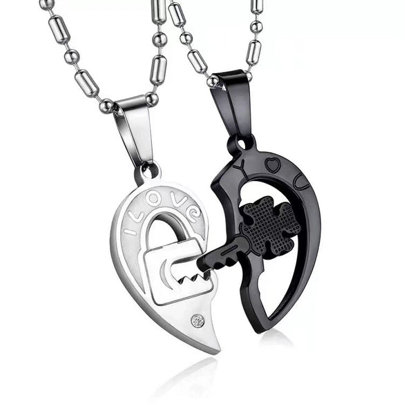 Wholesale Titanium Steel Couple Necklace With Four Leaf Clover Pendant And Letters Numbers Text Pattern