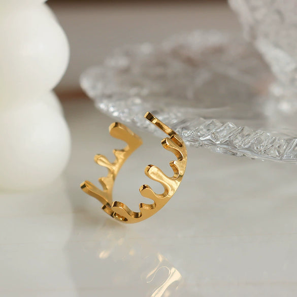 Wholesale Titanium Steel Crown Shaped Ring For Women With Electroplating Treatment