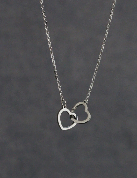 Wholesale Titanium Steel Double Ring Heart Shaped Clavicle Chain Necklace With 18K Gold Electroplating