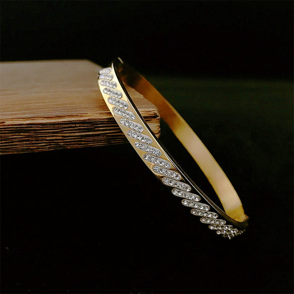 Wholesale Titanium Steel Electroplated Gold Full Diamond Bevel Design Couple Bracelet With Polishing And Mud Drilling