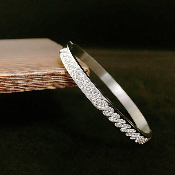 Wholesale Titanium Steel Electroplated Gold Full Diamond Bevel Design Couple Bracelet With Polishing And Mud Drilling