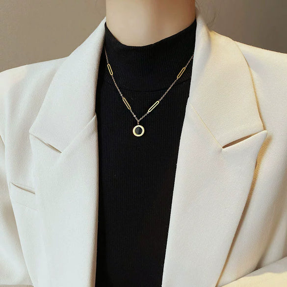Wholesale Titanium Steel Electroplated 18K Gold Color Doublesided Black And White Roman Numerals Ushape Pendant Ochain Necklace For Women