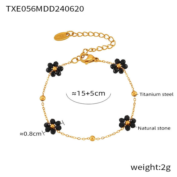 Wholesale Titanium Steel Electroplated 18K Gold Daisy Necklace And Bracelet Set For Women Fashion Plant Flowers Style
