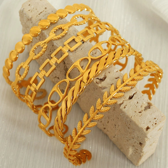 Wholesale 316L Stainless Steel Electroplated Retro Cshaped Hollow Out Personality Geometric Women's Bracelet