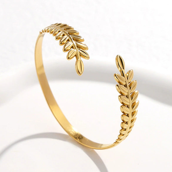 Wholesale Titanium Steel Exaggerated Open Adjustable Non Fading Female Bracelet With Geometric Style And Electroplating