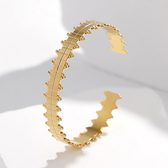 Wholesale Titanium Steel Exaggerated Open Adjustable Non Fading Female Bracelet With Geometric Style And Electroplating