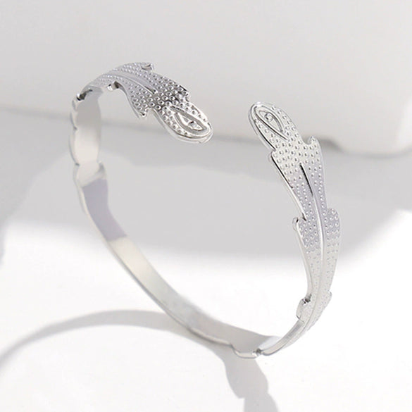 Wholesale Titanium Steel Exaggerated Open Adjustable Non Fading Female Bracelet With Geometric Style And Electroplating
