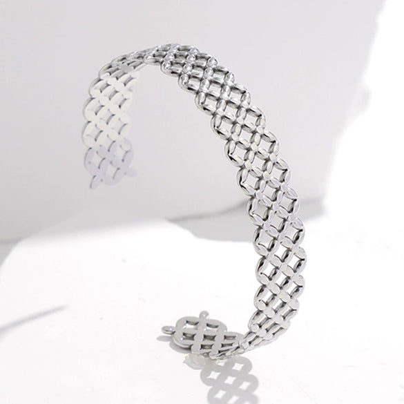 Wholesale Titanium Steel Exaggerated Open Adjustable Non Fading Female Bracelet With Geometric Style And Electroplating