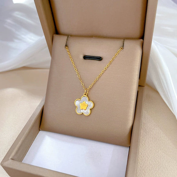 Wholesale Titanium Steel Fivepointed Star Fritillaria Minimalist Style Electroplated Necklace For Unisex
