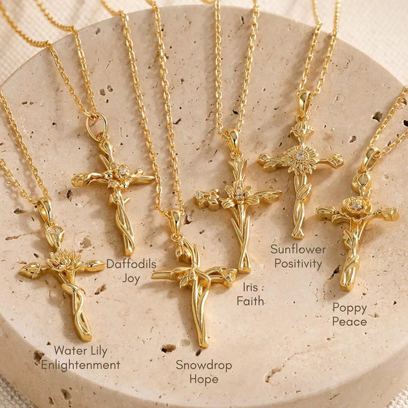 Wholesale Titanium Steel Flower Retro Necklace With 18K Gold Plating