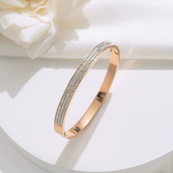 Wholesale Titanium Steel Fourleaf Clover Seiko Bracelet For Girls