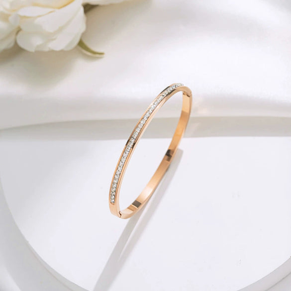 Wholesale Titanium Steel Fourleaf Clover Seiko Bracelet For Girls