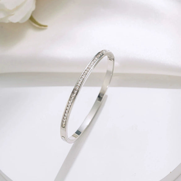 Wholesale Titanium Steel Fourleaf Clover Seiko Bracelet For Girls