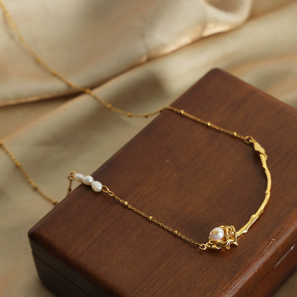 Wholesale Titanium Steel Freshwater Pearl Clavicle Chain Necklace With Flower Pattern And Gold Plated Electroplating For Women