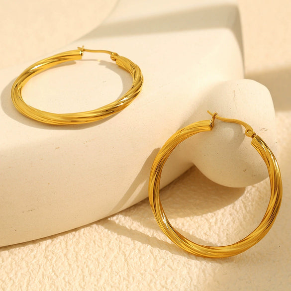 Wholesale 316L Stainless Steel Geometric Circle Electroplated Earrings For Women Retro Fashion Style